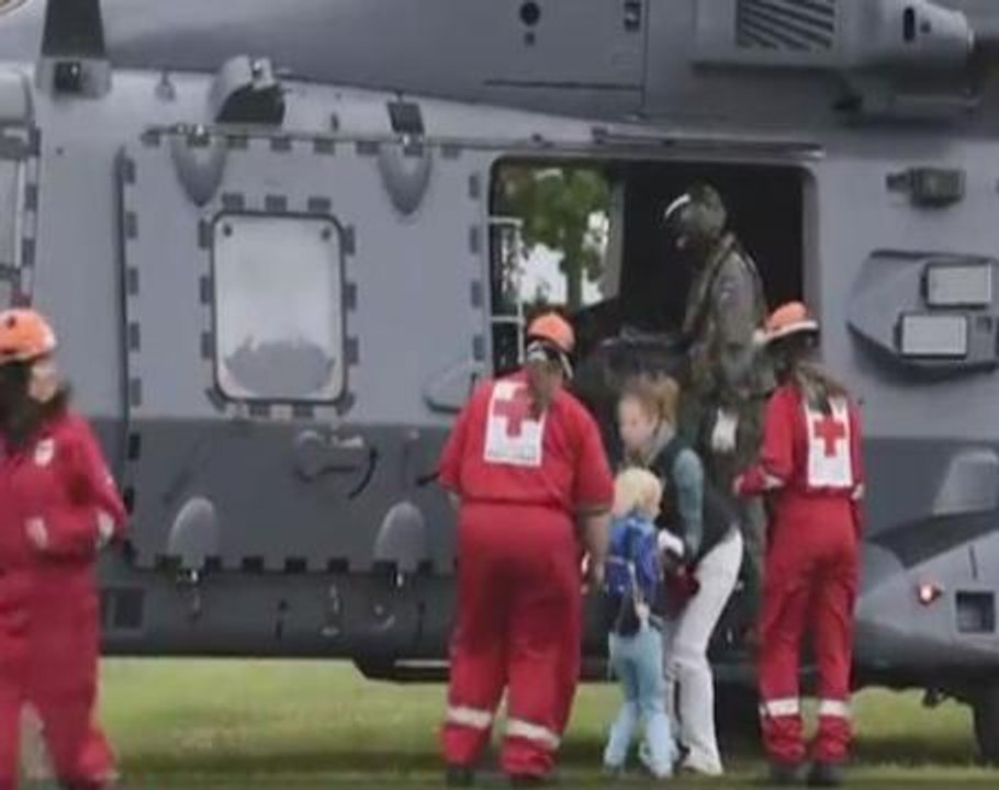 N.Z. quake relief hits full steam as navy arrives