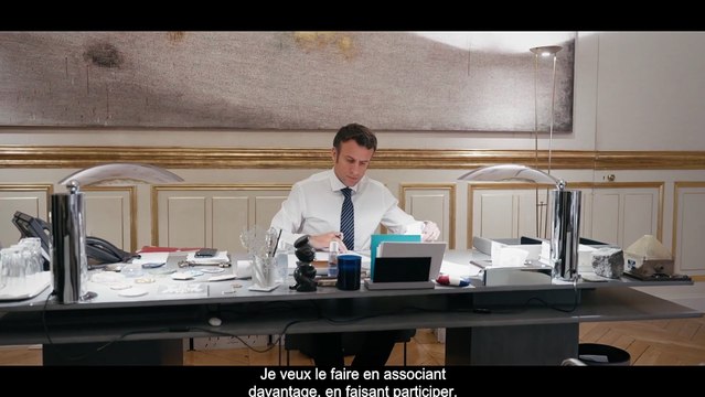 Présidentielle : Après la lettre , Emmanuel Macron publie sur les réseaux sociaux son premier clip de campagne tourné dans les couloirs de l'Elysée
