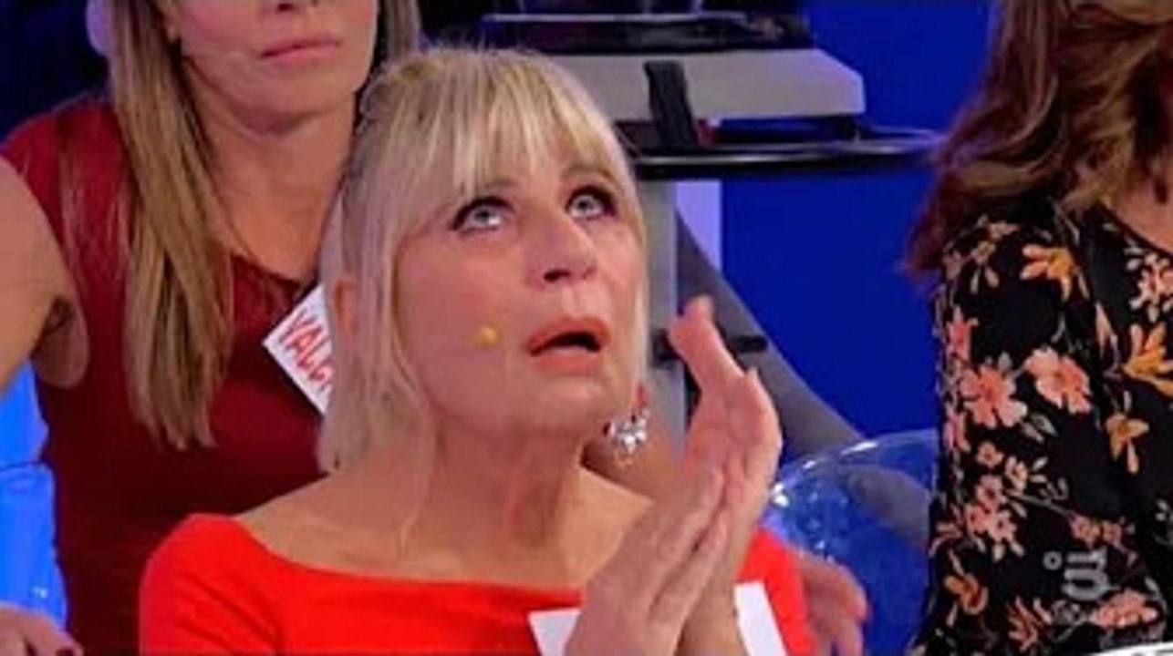 Uomini e Donne, Gemma Galgani elogia la resistenza ucraina: "Che forza" L'Ucraina è coinvolta in que