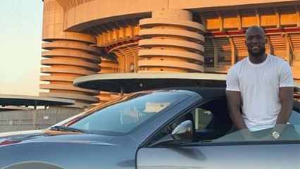 مازيراتي تجمع بين اللاعب روميلو لوكاكو وسيارتها ليفانتي تروفيو