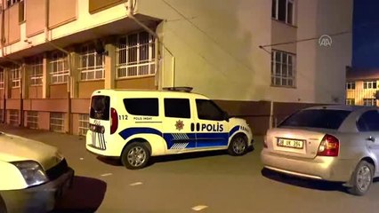 Okul bahçesinde bıçaklanan genç yaralandı