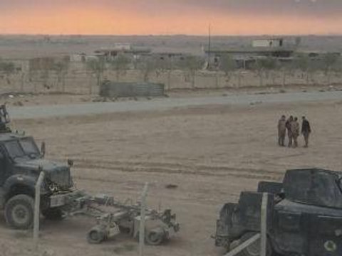 Advancing Iraqi forces near Mosul city limits