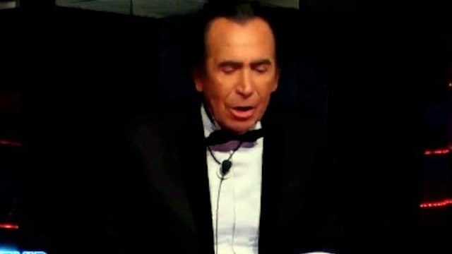 “Ha infranto il regolamento”. Giucas Casella rientra al GF Vip ma scoppia la bufera