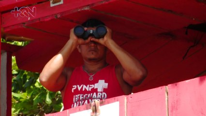 mqn-Luis Campos no deja que nadie se ahogue en su natal Playa Bejuco-040322