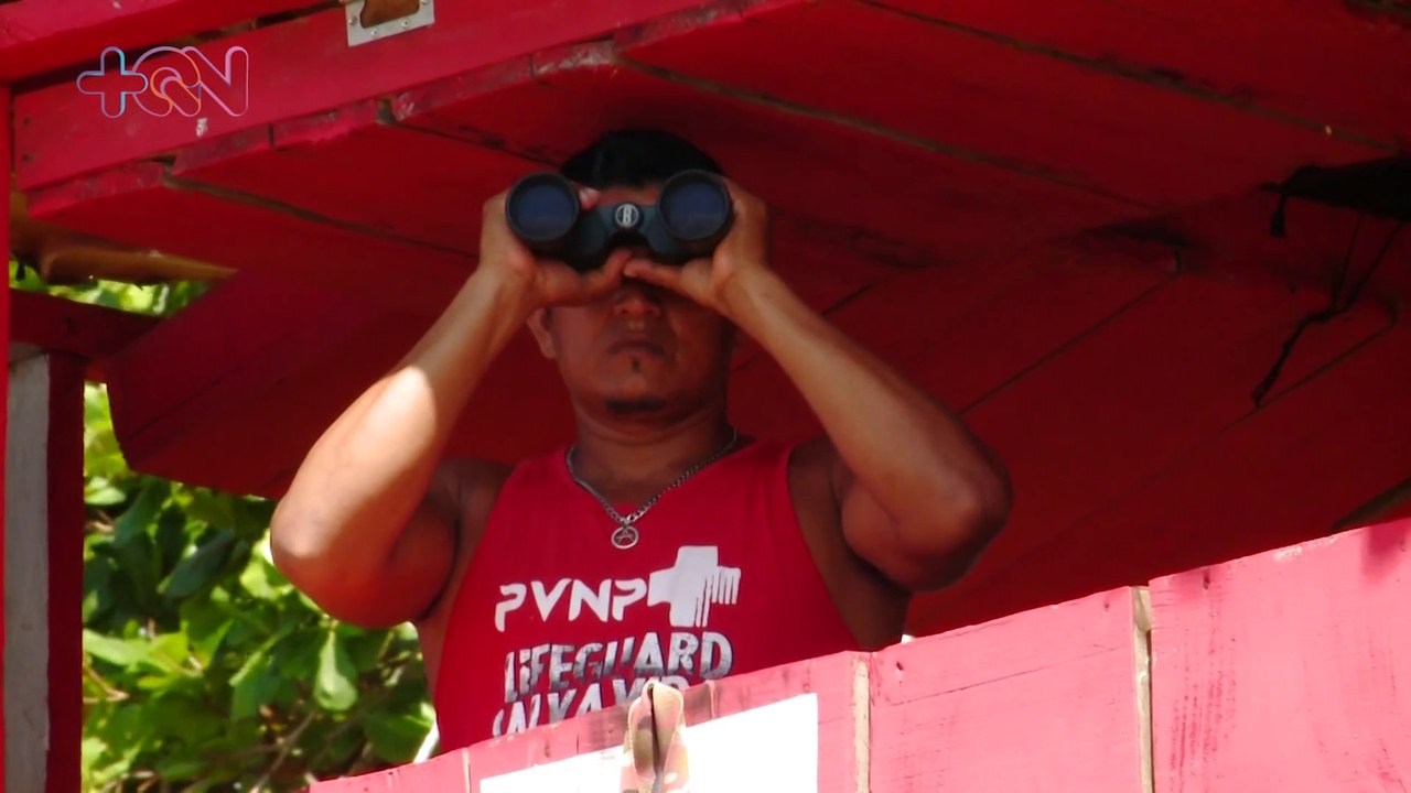 mqn-Luis Campos no deja que nadie se ahogue en su natal Playa Bejuco-040322