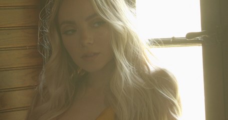 Danielle Bradbery - Look At The Mess I'm In (Performance)