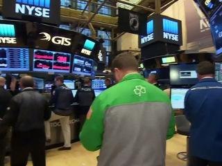 Wall Street opens higher after Trump - Clinton debate: oil up