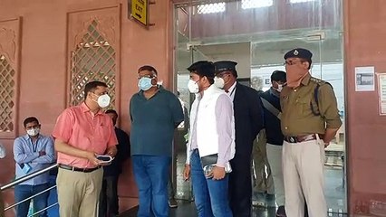 बांदीकुई जंक्शन अचानक पहुंचे डीआरएम, रेल अधिकारियों के फुले हाथ पांव