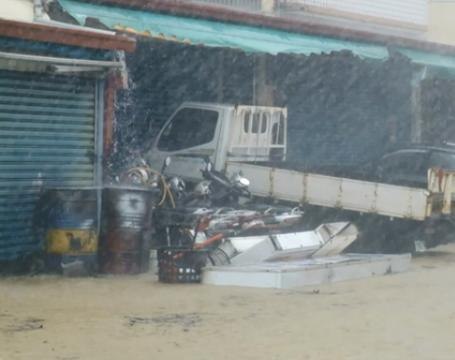 Strongest typhoon of the year Meranti hits Taiwan