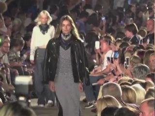 Tommy Hilfiger eyes fashion revolution with click-and-buy show