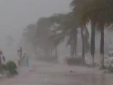Hurricane Newton roars across Mexico resort