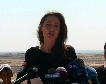 Angelina Jolie visits refugee camp in Jordan