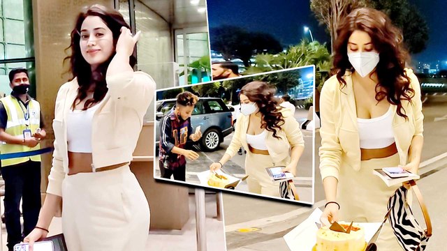 Gunjan Saxena Actress Janhvi Kapoor Celebrated Her Birthday With Paparazzi At Airport