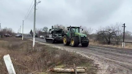 Dünya Ukraynalı bu çiftçiyi konuşuyor! Rus füzesini böyle ele geçirdiler