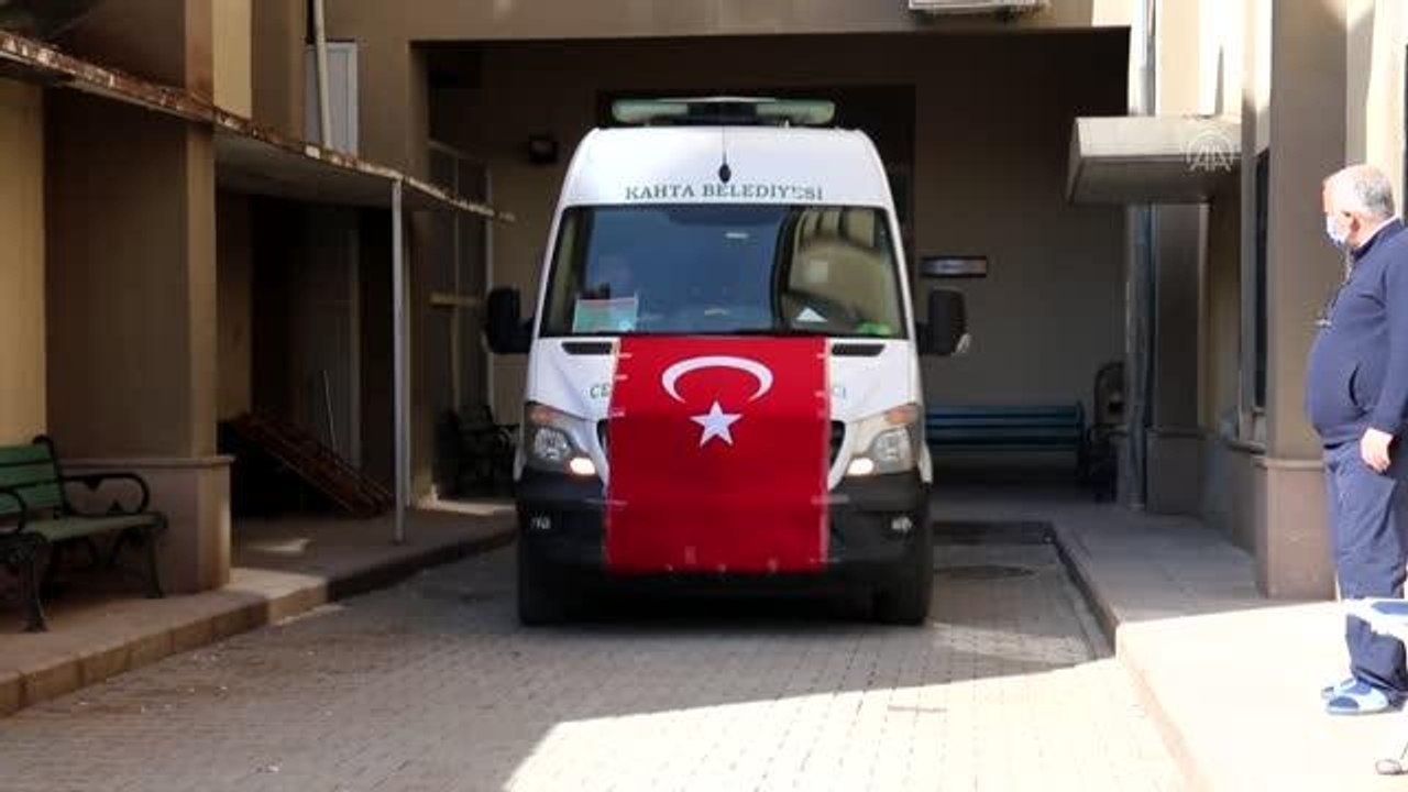 Son dakika... Trafik kazasına müdahale ederken şehit olan polisin naaşı memleketine gönderildi (2)