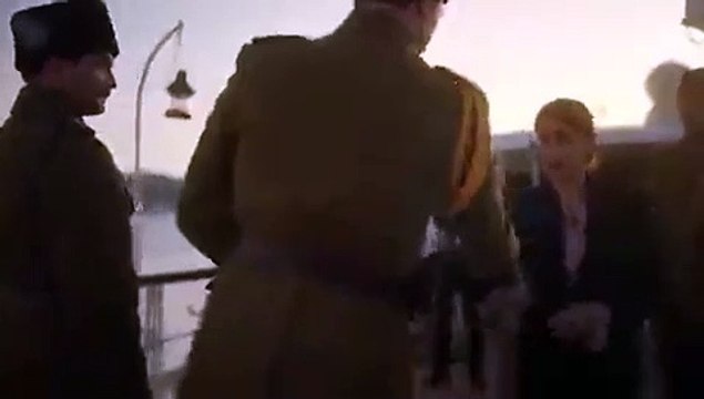 Hazal Kaya'nın Pera Palas'ta Gece Yarısı'na damga vuran Atatürk sahnesi