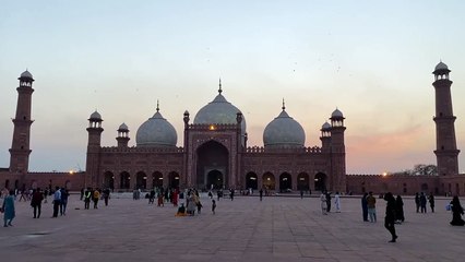 Badshahi Mosque azan