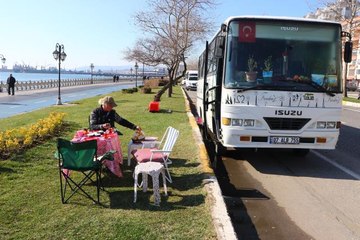 "Gezenti" adını verdikleri karavanla iki yıldır şehir şehir dolaşıyorlar