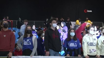 Geleceğin bilim adamları İzmir'de yarıştı