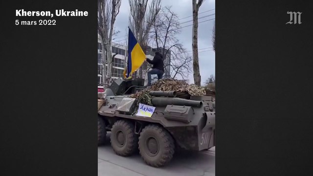Manifestation ukrainienne à Kherson, occupée par les troupes russes