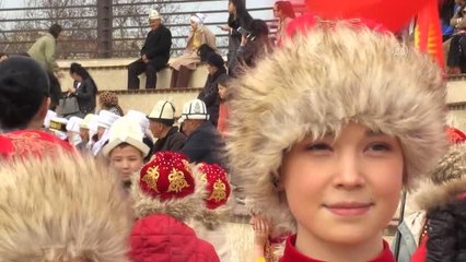 Kırgızistan'da "5 Mart Milli Ak Kalpak Günü" geçit töreni ile kutlandı