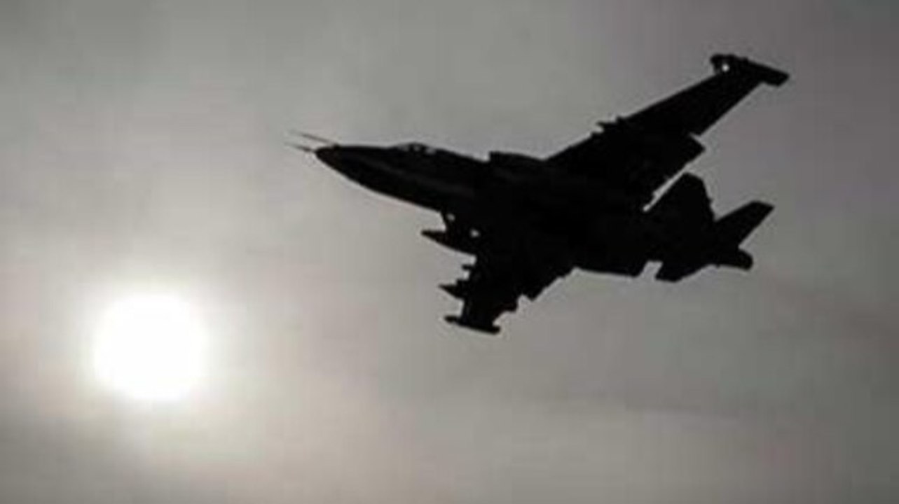 SU-25 jets seen bombing Kyiv suburb Irpin | Ground report