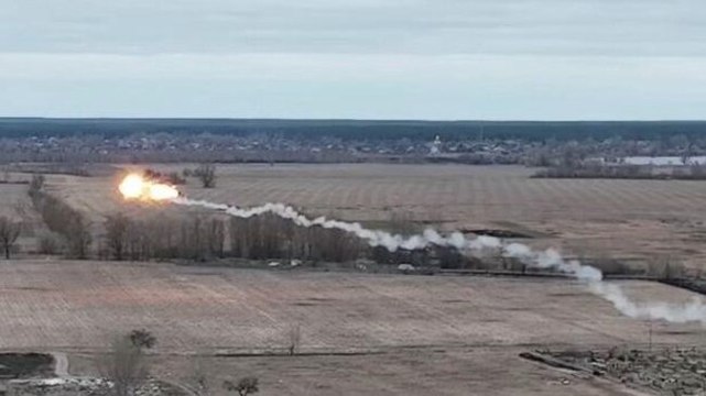 Russian helicopter explodes in ball of flames as Ukraine forces fire missile from front line | WATCH
