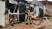 Son dakika haber: Orhaneli'de şantiye işçilerinin yatakhanesinde korkutan yangın