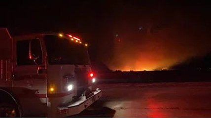 URGENT - Etats-Unis: Un énorme incendie de 4eme niveau dévaste le sud de  LaBrucherie Road