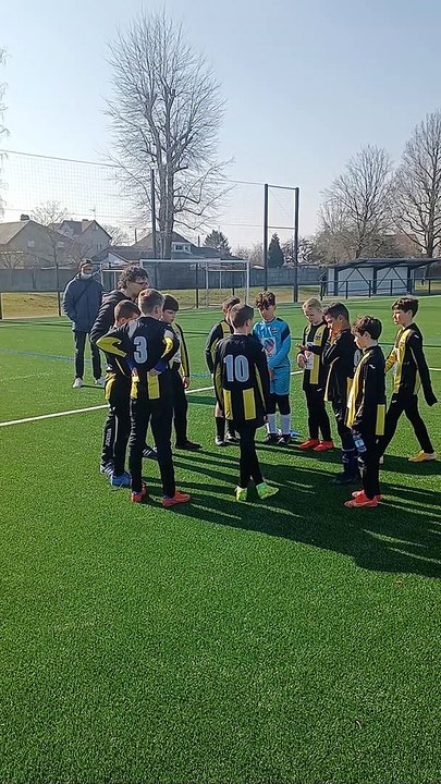 Cris de guerre et de joie à la fin du match