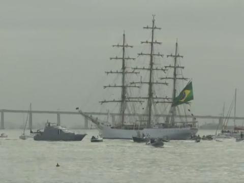 Olympic flame arrives in Rio de Janeiro