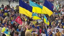 Antalya'da Ukraynalılardan duygusal Rusya protestosu