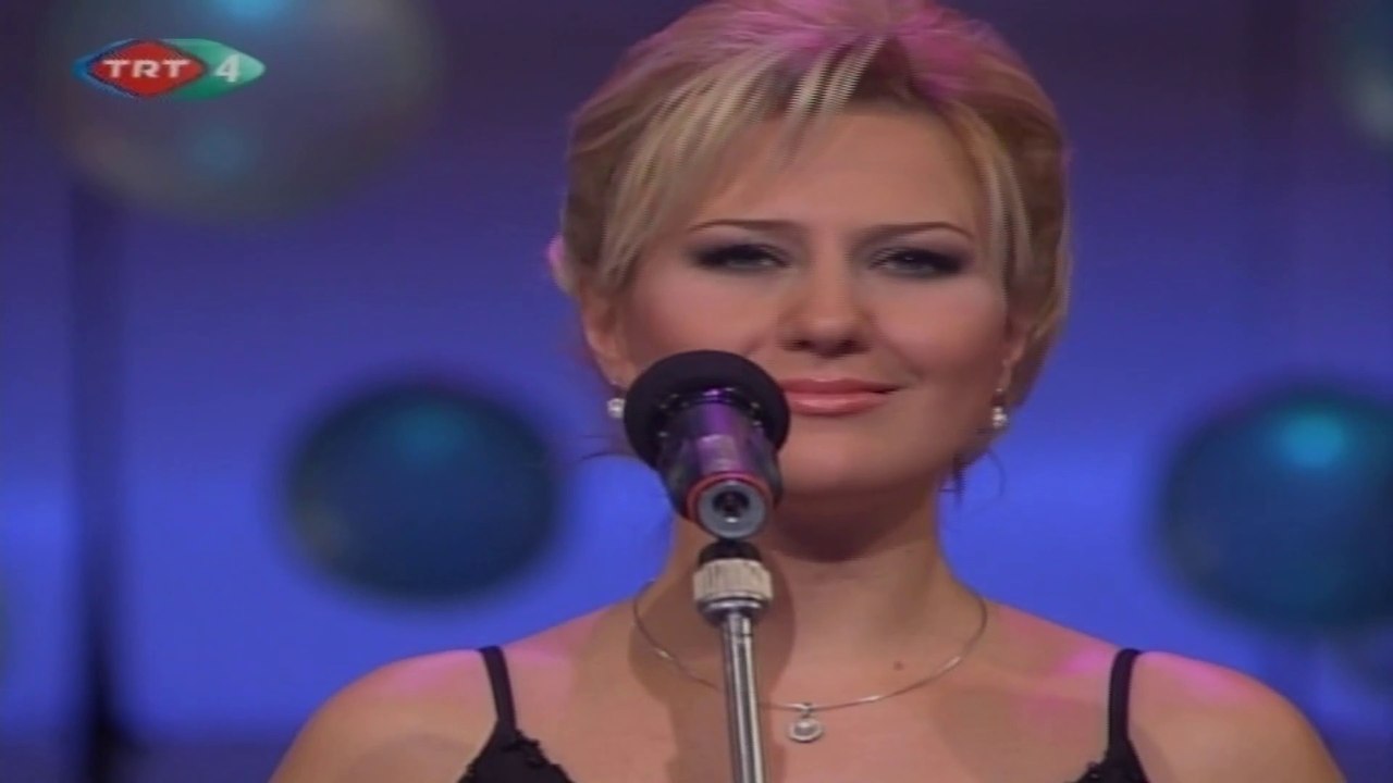 Canan Sezgin / Leyla bir özge candır