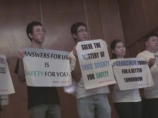 'Don't abandon search', MH370 kin plead