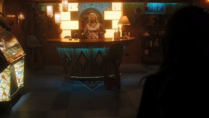 Shining Vale s1 - Meet Mira Sorvino’s Rosemary