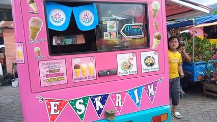 VIRAL..!! es krim unik ada di dalam mobil