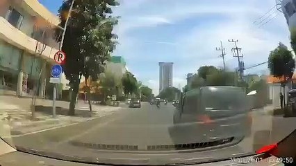 Terekam Media Kamera, Dashcam Kamera Mobil di Jalan Eps.2688