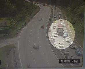 Bas rempuh 10 kenderaan di Lebuhraya Plus