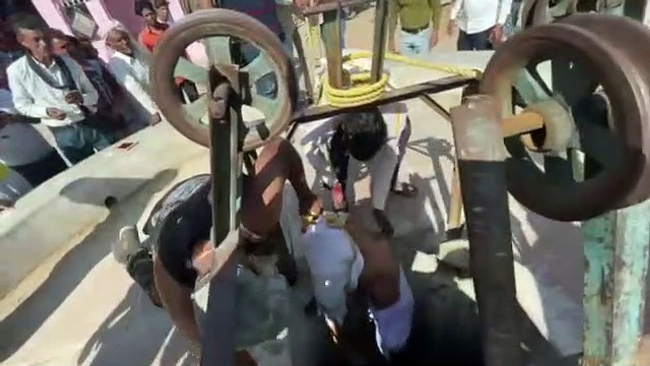 कुएं में गिरने से वृद्ध की मौत, रेस्क्यू कर निकाला बाहर