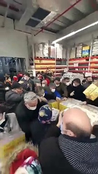Marketlerde yağ izdihamı! Türkiye bu ''acı'' görüntüleri konuşuyor