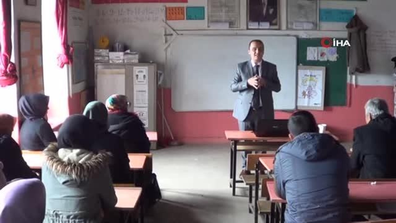 Sandıklı'da "Aile Okulu" seminerleri binlerce aileye ulaştı