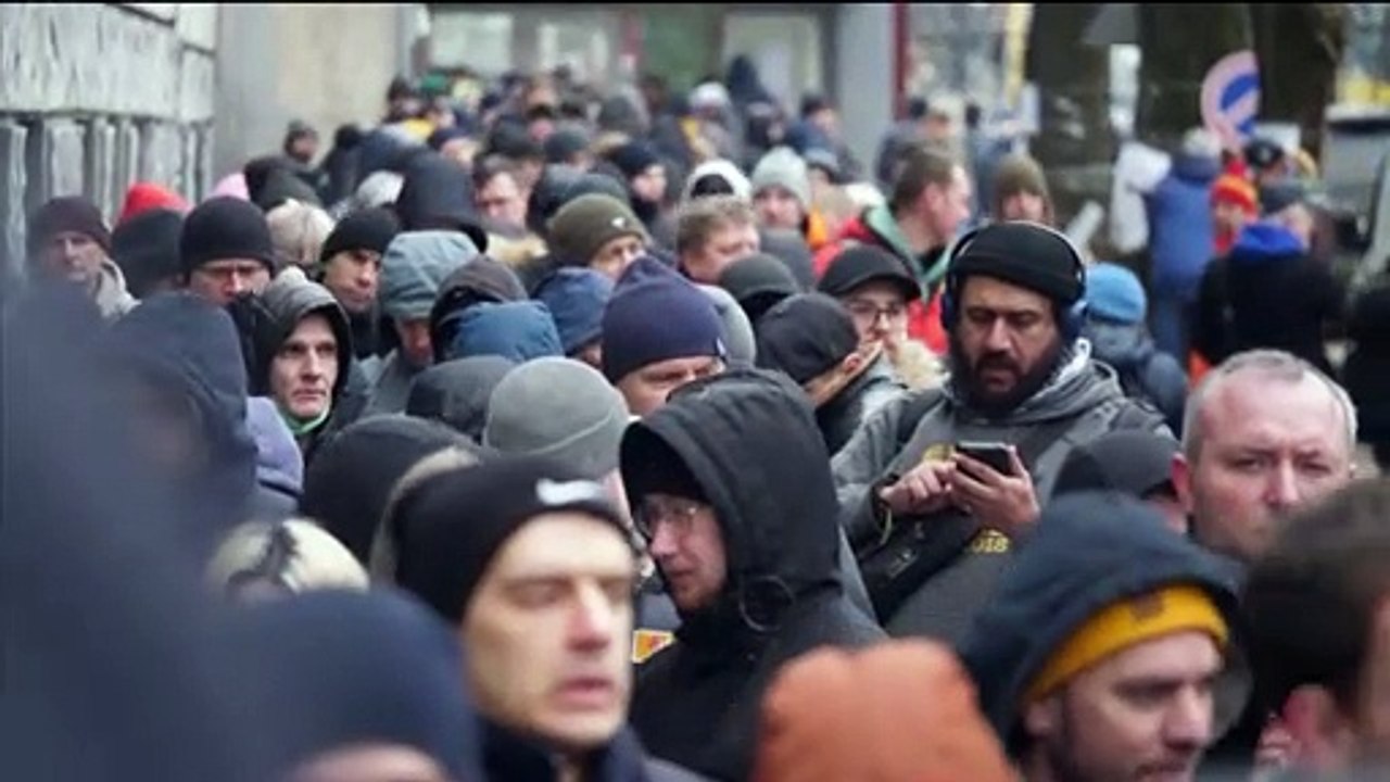 Tag 11: Druck auf Kiew wächst, Bürgermeister von Mariupol fleht um humanitären Korridor