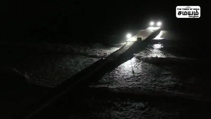 புதுச்சேரியில் பிரபல பாலம் இரண்டாக உடைந்து சேதம்!