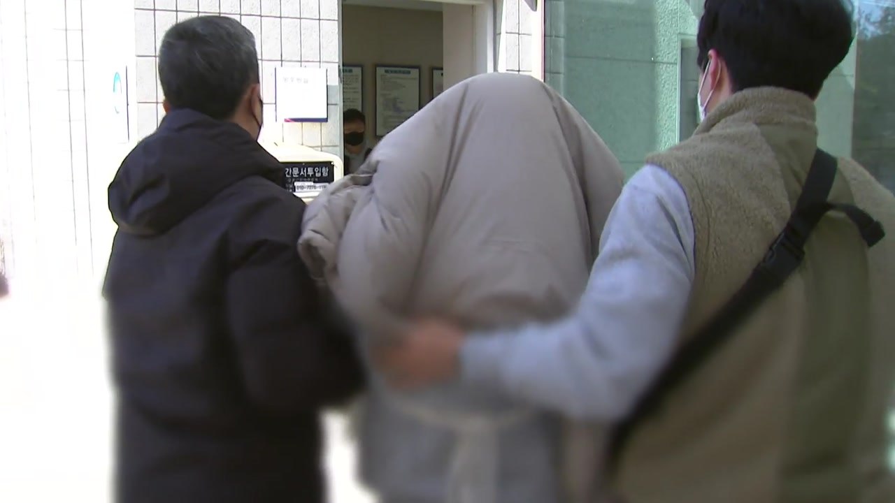 [속보] 강릉 옥계에 대형 산불 낸 60대 구속..."증거 인멸 등 우려" / YTN