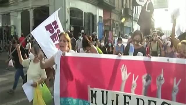 Miles de mujeres dicen ¡basta ya! a la violencia machista en Perú