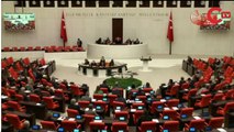 Özgür Özel Meclis'te Müslüm Gürses'in şarkısını söyledi, Cahit Özkan çıldırdı: AKP ile dalga geçti