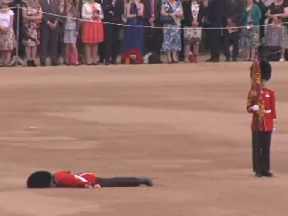 Guardsman collapses at Queen's official birthday parade