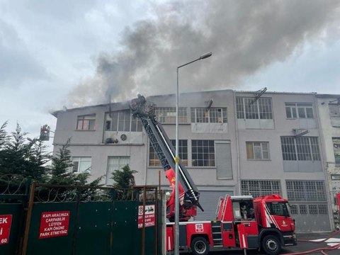 Son dakika haberleri! Eyüpsultan'da marangoz atölyesinde çıkan yangın söndürüldü