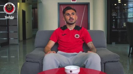 Gençlerbirliği'nin sağ beki Ömürcan Artan, taraftar sorularını yanıtladı