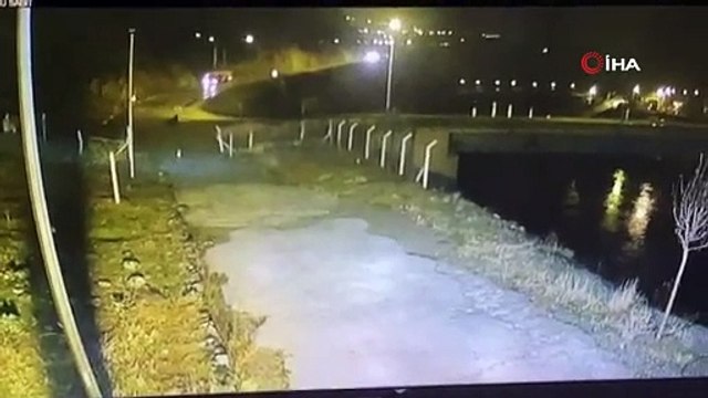 TIR Çoruh Nehri’ne düştü, şoför ölü bulundu